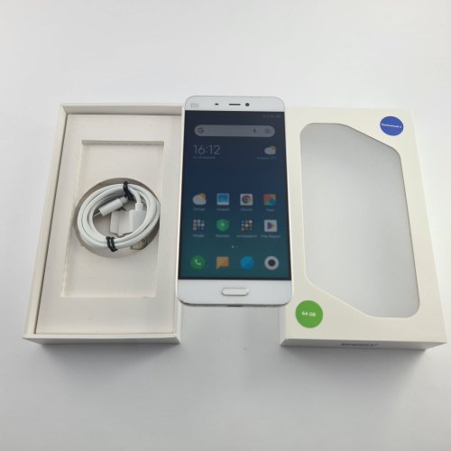 Смартфон Xiaomi Mi5 64 GB White USED **