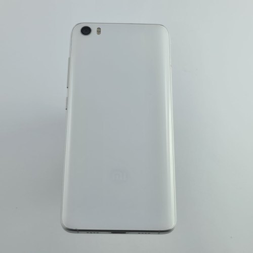 Смартфон Xiaomi Mi5 64 GB White USED **