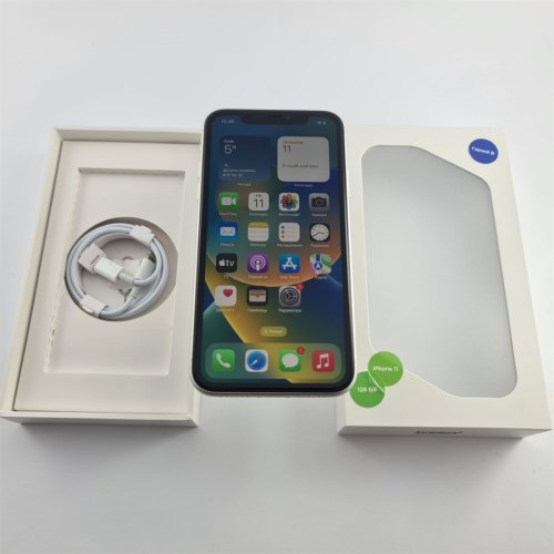 Смартфон Apple iPhone 11 128 GB White USED **