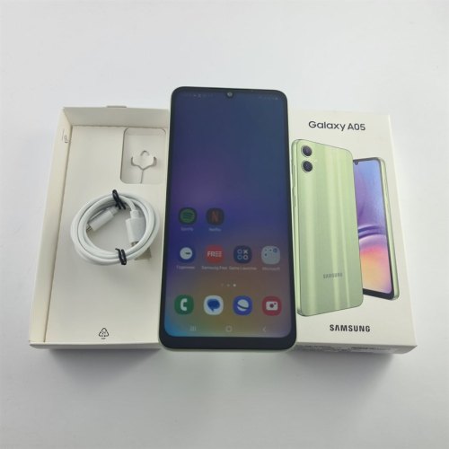 Смартфон Samsung Galaxy A05 64 GB Light Green USED **