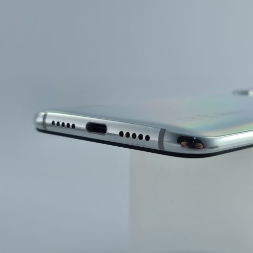 Смартфон Xiaomi Mi 9 Lite 128 GB White USED **