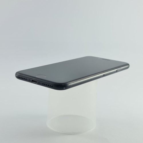 Смартфон Apple iPhone 7 128 GB Black USED **