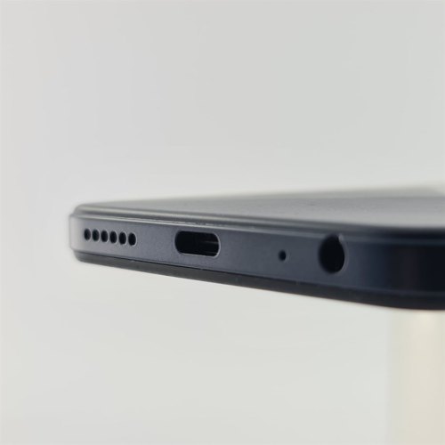 Смартфон TECNO Spark Go 64 GB Endless Black USED **