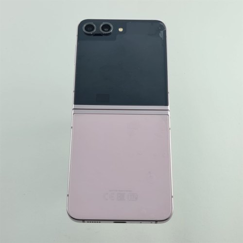 Смартфон Samsung Galaxy Z Flip 5 256 GB Light Pink USED **