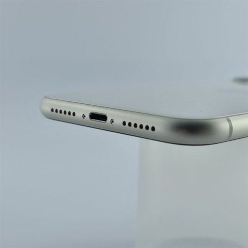 Смартфон Apple iPhone 11 64 GB White USED **