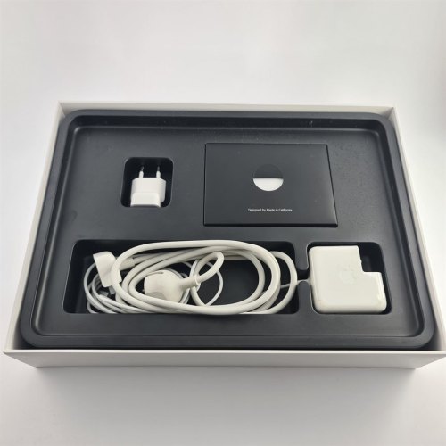 Ноутбук MacBook Air 13  Intel Core i5, 8 GB, 128 GB, Silver USED ** (MQD32)