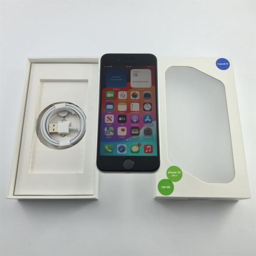 Смартфон Apple iPhone SE Gen.2 128 GB White USED **
