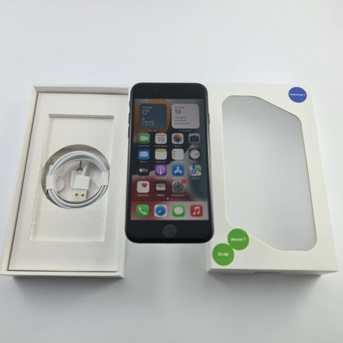 Смартфон Apple iPhone 7 32 GB Black USED **