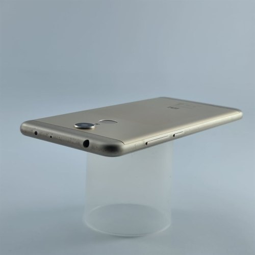 Смартфон Xiaomi Redmi 5 32 GB Gold USED **