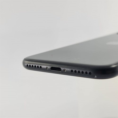 Смартфон Apple iPhone SE Gen.2 64 GB Black USED **