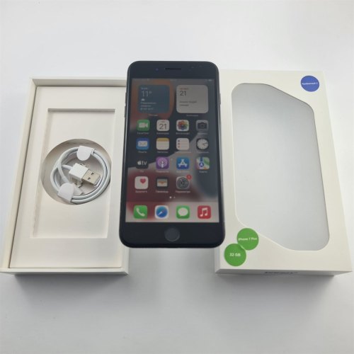 Смартфон Apple iPhone 7 Plus 32 GB Black USED **
