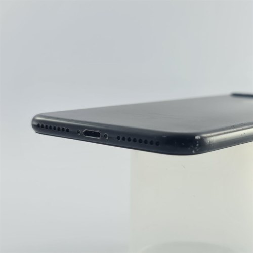 Смартфон Apple iPhone 7 Plus 32 GB Black USED **