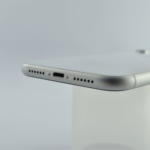 Смартфон Apple iPhone Xr 64 GB White USED **