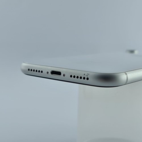 Смартфон Apple iPhone Xr 128 GB White USED **