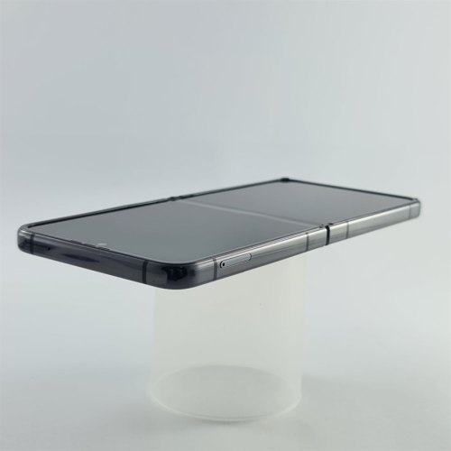 Смартфон Samsung Galaxy Z Flip 4 128 GB Graphite USED **