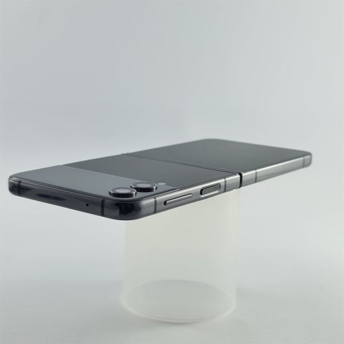 Смартфон Samsung Galaxy Z Flip 4 128 GB Graphite USED **