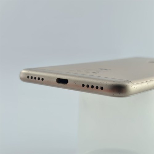 Смартфон Xiaomi Redmi 5 16 GB Gold USED **