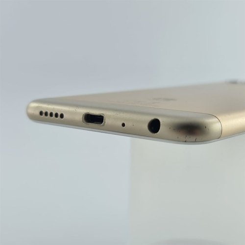 Смартфон Huawei P Smart 2018 32 GB Gold USED **