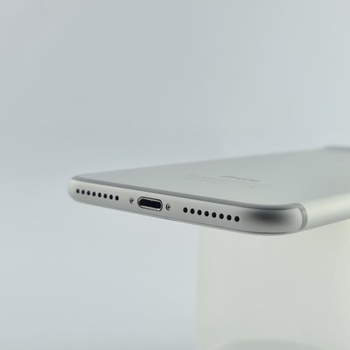 Смартфон Apple iPhone 7 Plus 32 GB Black USED **