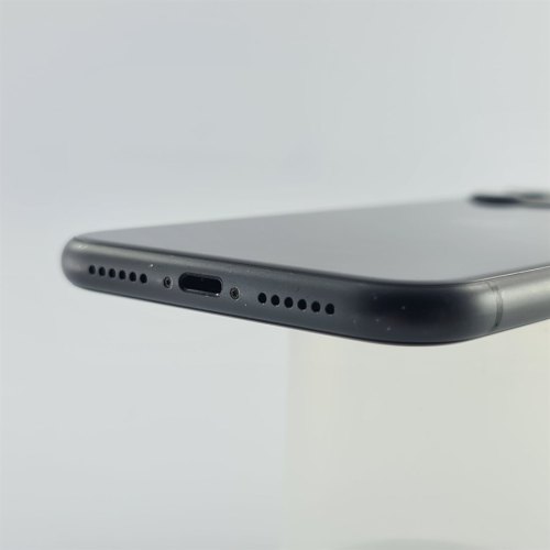 Смартфон Apple iPhone 11 128 GB Black USED **