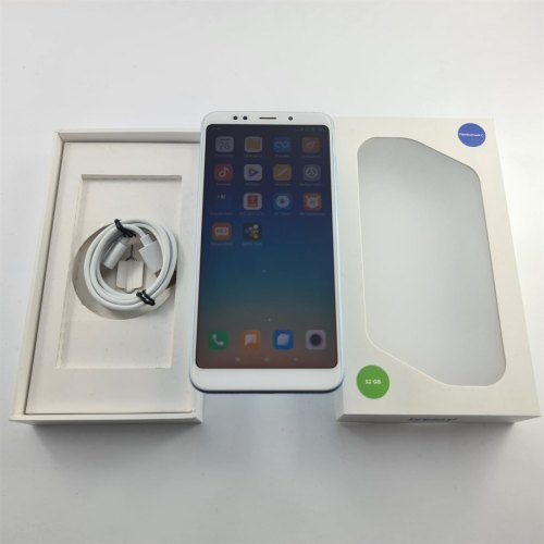 Смартфон Xiaomi Redmi 5 Plus 32 GB Blue USED **
