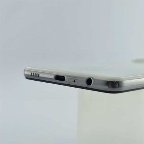 Смартфон Samsung Galaxy A72 128 GB White USED **