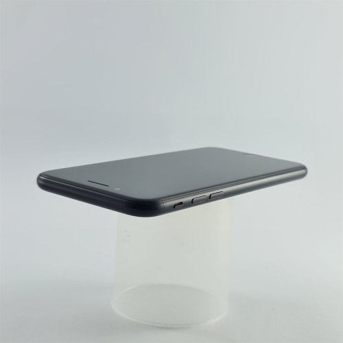 Смартфон Apple iPhone SE Gen.2 64 GB Black USED **