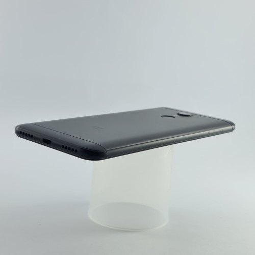 Смартфон Xiaomi Redmi 5 Plus 3/32Gb Black USED **