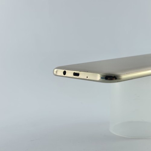 Смартфон Samsung Galaxy J7 Neo (J701F) 16Gb Gold (SM-J701FZDDSEK) USED **