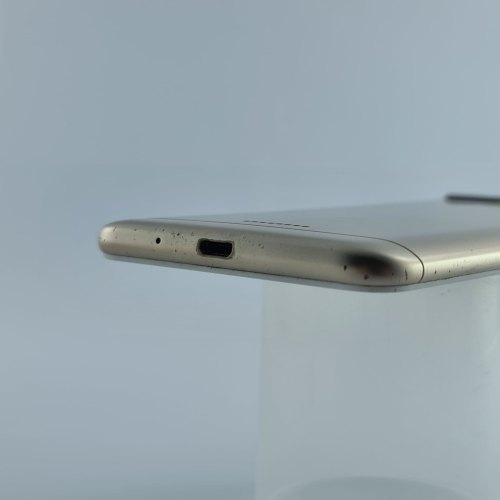 Смартфон Xiaomi Redmi 6 3/32Gb Gold USED **