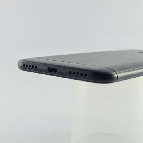 Смартфон Xiaomi Redmi 5 Plus 3/32Gb Black USED **