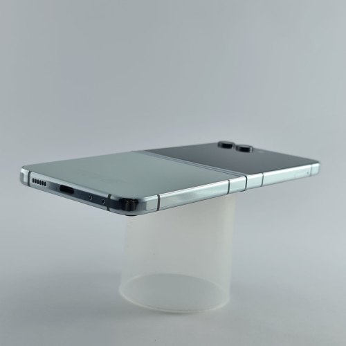 Смартфон Samsung Galaxy Flip 5 (F731B) 256Gb Light Green (SM-F731BLGGSEK) USED **