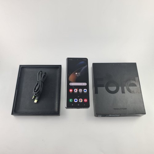 Смартфон Samsung Galaxy Fold 4 (F936B) 256Gb Phantom Black (SM-F936BZKBSEK) USED **