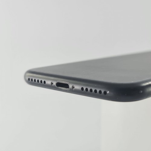 Смартфон APPLE iPhone 7 32GB Black USED **