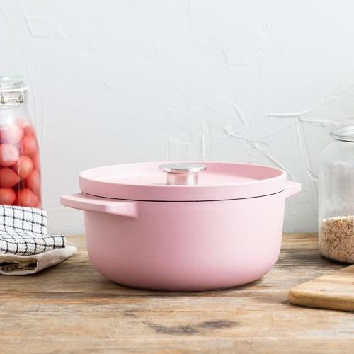 Каструля чавунна з кришкою KitchenAid, 26см, 5.2л, кол. суха троянда (CC007431-001)