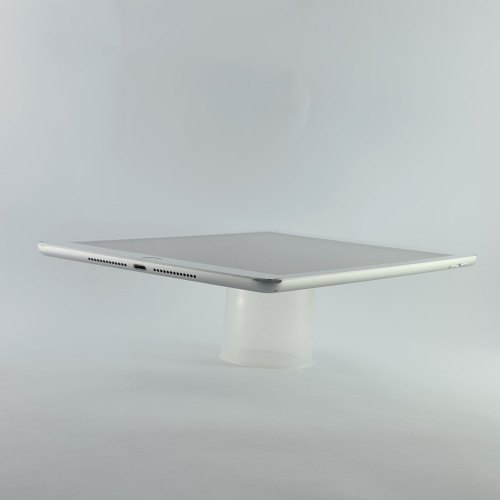 Планшет iPad Wi-Fi 32GB - Silver, Model A1893 USED ** (MR7G2)