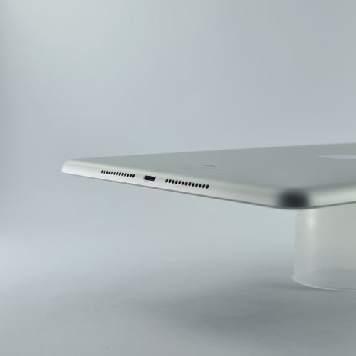 Планшет 10.2-inch iPad Wi-Fi 64GB - Silver, Model A2602 USED ** (MK2L3)