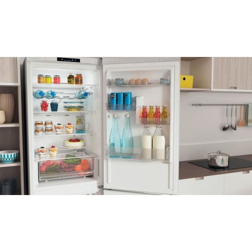 Холодильник Indesit INFC8 TI21W 0