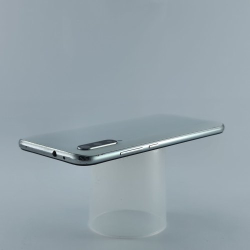 Смартфон Xiaomi Mi A3 4/64Gb White USED **