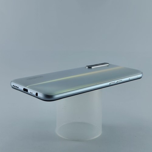 Смартфон realme 6 8/128Gb White USED **