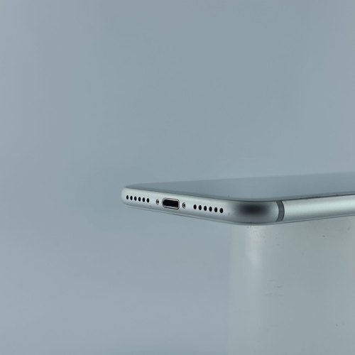 Смартфон iPhone 8 64GB Silver, model A1905 USED **