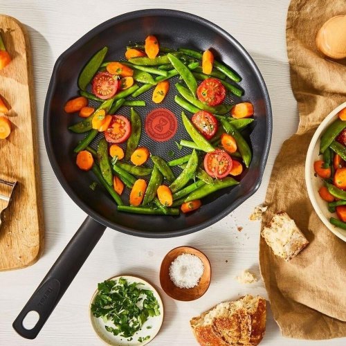 Сковорідка Tefal з кришкою Family Day 26 см