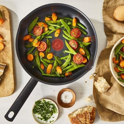 Сковорідка Tefal з кришкою Family Day 28 см