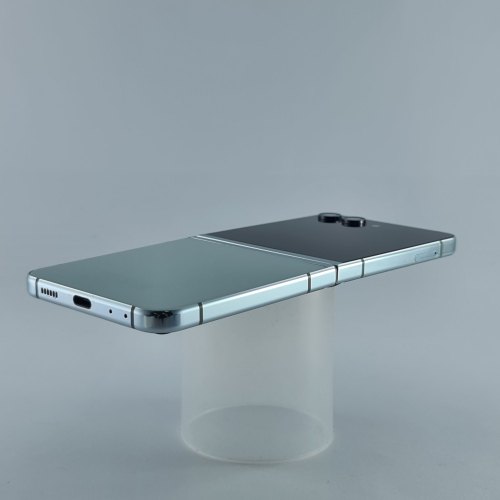 Смартфон Samsung Galaxy Flip 5 (F731B) 256Gb Light Green (SM-F731BLGGSEK) USED **