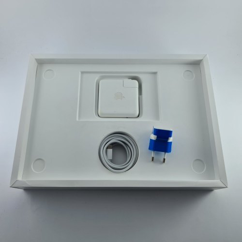 Ноутбук 13-inch MacBook Pro, Model A2338: Apple M1 chip with 8-core CPU and 8-core GPU, 256GB SSD - Space Grey USED ** (MYD82)