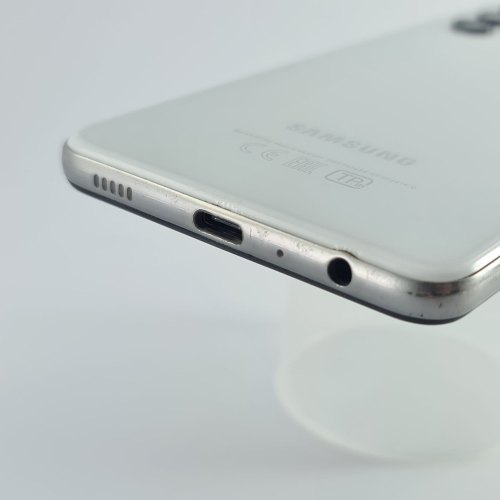 Смартфон Samsung Galaxy A32 64 GB White USED **