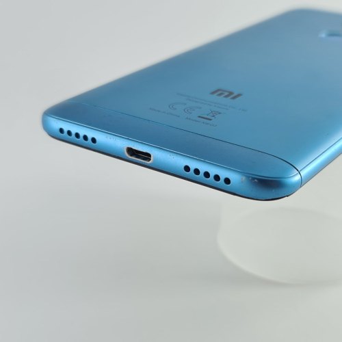 Смартфон Xiaomi Redmi 5 Plus 32 GB Blue USED **