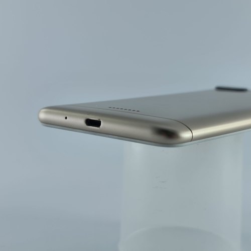 Смартфон Xiaomi Redmi 6A 32 GB Gold USED **