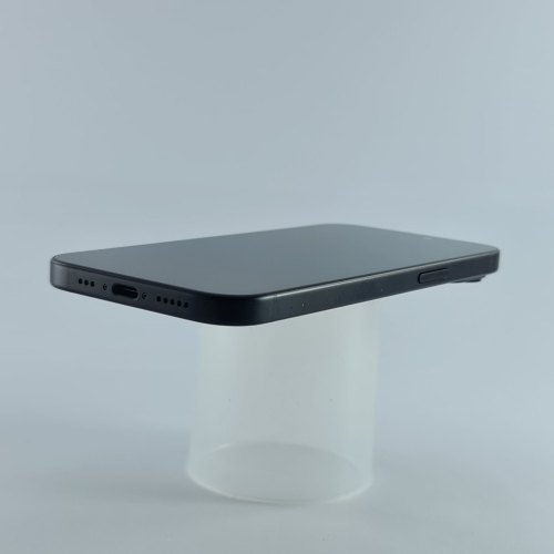 Смартфон Apple iPhone 15 256 GB Black USED **