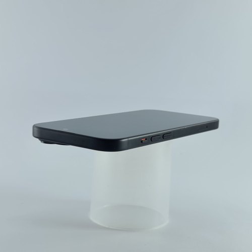 Смартфон Apple iPhone 15 256 GB Black USED **